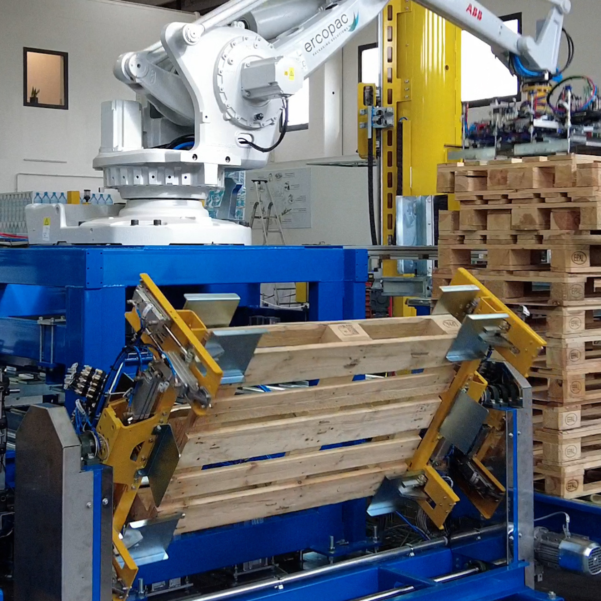 robot ABB per controllo palette vuote